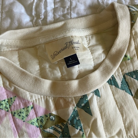 Quilt-like Pull Over - Picture 3 of 4